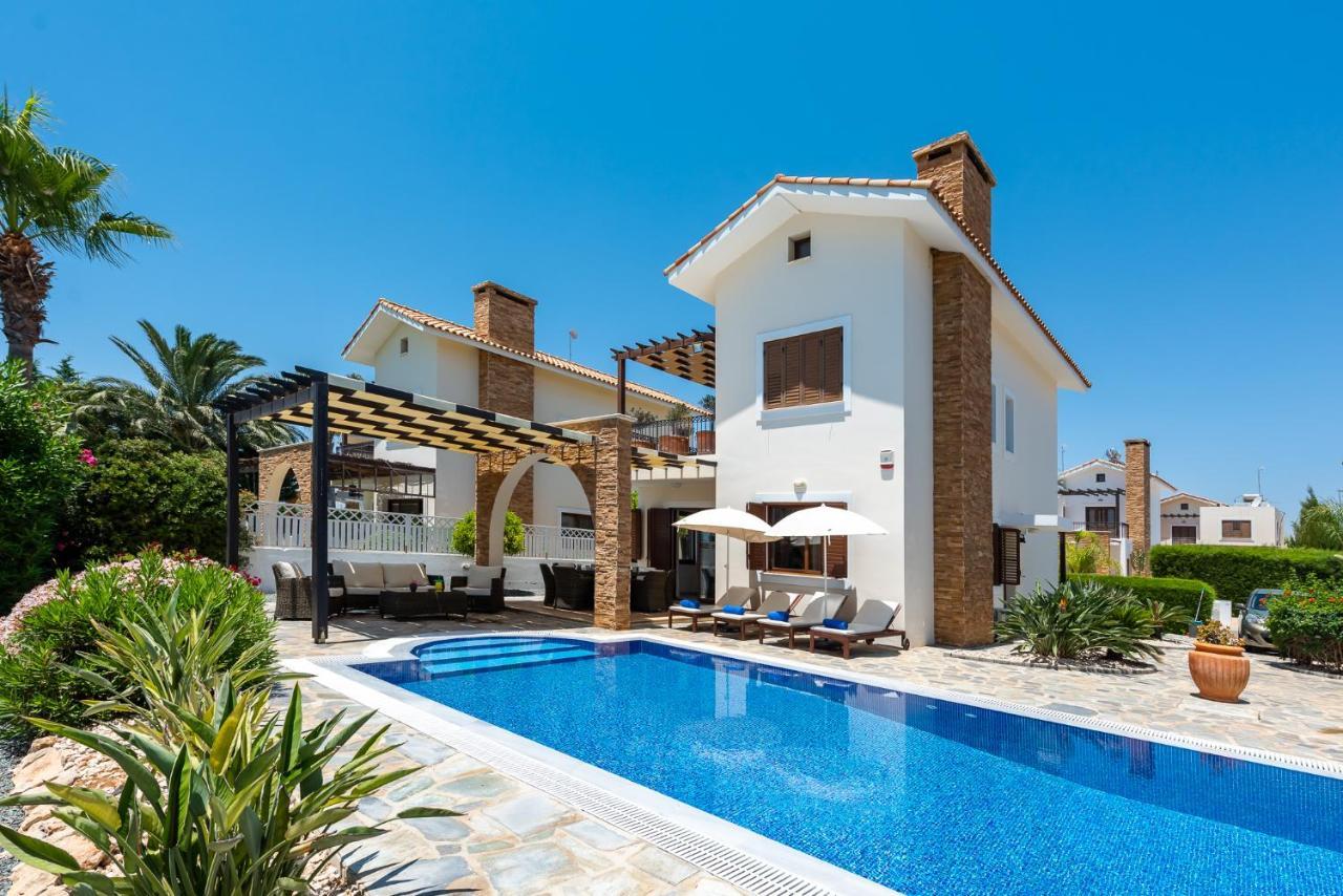 Sea Front Costa Blu By Ezoria Villas